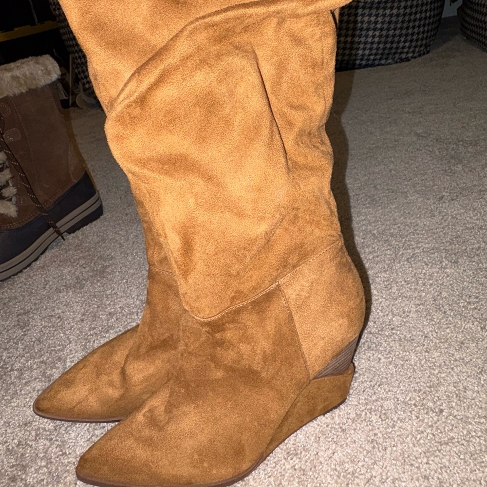 Suede Tan slouch Wedge Boots